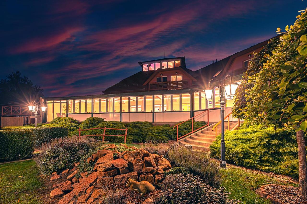 Martoni Resort & Restaurant Szigetszentmárton Eksteriør bilde